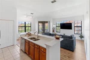 8377 38TH STREET CIRCLE, SARASOTA, FL 34243 - MLS#MFRA4629276