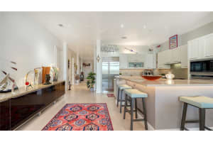 888 ORANGE AVENUE, SARASOTA, FL 34236 Sold 02/14/25