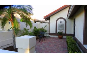 198 CARRIAGE HOUSE LANE, NOKOMIS, FL 34275 Sold 02/13/25