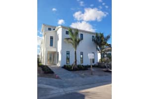 6008 RED MANGROVE LANE, BRADENTON, FL 34210 Sold 03/27/25