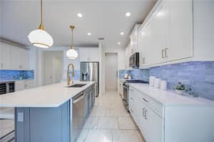 10180 CANAVERAL CIRCLE, SARASOTA, FL 34241 Sold 06/16/25