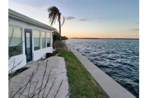 957 Spanish Dr N, LONGBOAT KEY