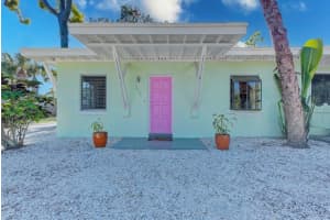 321 HILLS ROAD, NOKOMIS, FL 34275 Sold 01/31/25
