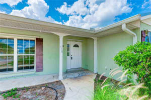678 KEY ROYALE DRIVE, HOLMES BEACH, FL 34217 Sold 12/11/24