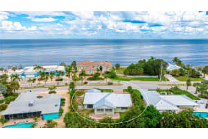 678 KEY ROYALE DRIVE, HOLMES BEACH, FL 34217 Sold 12/11/24