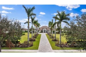 8432 LINDRICK LANE, BRADENTON, FL 34202 Sold 01/29/25