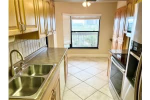 1324 PASADENA AVENUE, SOUTH PASADENA, FL 33707 Sold 01/10/25