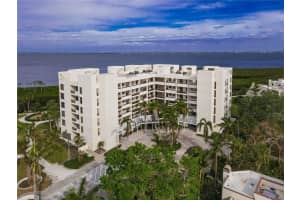 1930 HARBOURSIDE DRIVE, LONGBOAT KEY, FL 34228 Sold 04/17/25