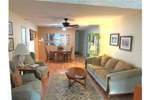 390 301 BOULEVARD, BRADENTON, FL 34205 Sold 07/18/25