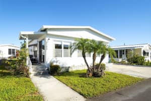 2105 GLENWOOD DRIVE, SARASOTA, FL 34231 Sold 08/22/25