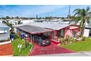 307 52ND AVENUE PLAZA, BRADENTON, FL 34207 Sold 01/23/25