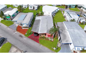 307 52ND AVENUE PLAZA, BRADENTON, FL 34207 Sold 01/23/25
