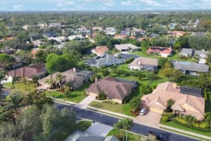 4918 FALLCREST CIRCLE, SARASOTA, FL 34233 Sold 03/27/25