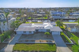 523 72ND STREET, HOLMES BEACH, FL 34217 Sold 01/06/25