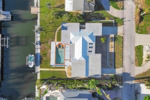 523 72ND STREET, HOLMES BEACH, FL 34217 Sold 01/06/25