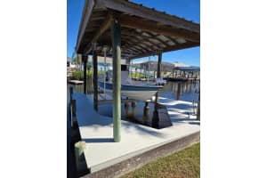 6525 SOLITAIRE PALM WAY, APOLLO BEACH, FL 33572 Sold 03/20/25
