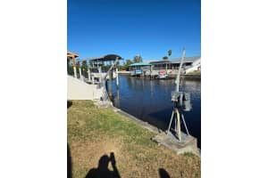 6525 SOLITAIRE PALM WAY, APOLLO BEACH, FL 33572 Sold 03/20/25