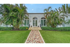 1682 HAWTHORNE STREET, SARASOTA, FL 34239 Sold 06/30/25