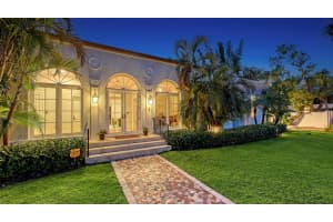 1682 HAWTHORNE STREET, SARASOTA, FL 34239 Sold 06/30/25