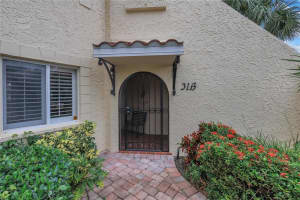 6101 34TH STREET, BRADENTON, FL 34210 Sold 01/31/25