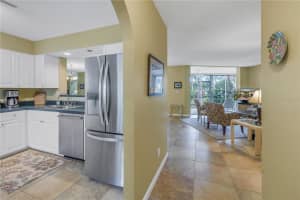 6101 34TH STREET, BRADENTON, FL 34210 Sold 01/31/25