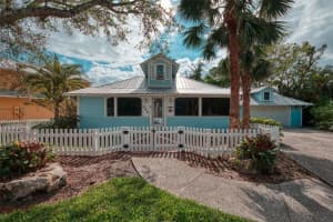 713 EAGLE POINT DRIVE, VENICE, FL 34285 Sold 01/17/25