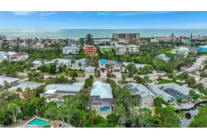 421 ISLAND CIRCLE, SARASOTA, FL 34242 Sold 02/20/25
