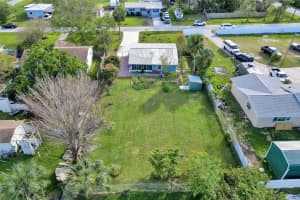 607 2ND AVENUE, RUSKIN, FL 33570 Sold 02/19/25
