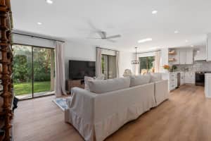 2204 BAHIA VISTA STREET, SARASOTA, FL 34239 Sold 03/21/25