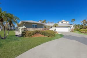 632 KEY ROYALE DRIVE, HOLMES BEACH, FL 34217 Sold 01/22/25