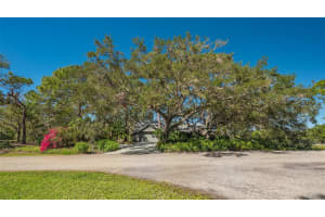 6246 RAVENWOOD DRIVE, SARASOTA, FL 34243 Sold 04/23/25
