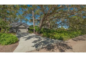 6246 RAVENWOOD DRIVE, SARASOTA, FL 34243 Sold 04/23/25