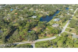 6246 RAVENWOOD DRIVE, SARASOTA, FL 34243 Sold 04/23/25