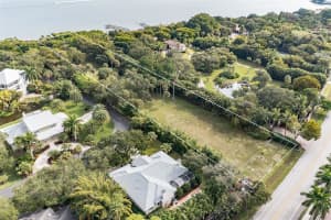 7707 MIDNIGHT PASS ROAD, SARASOTA, FL 34242 - MLS#MFRA4630506