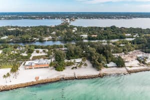7707 MIDNIGHT PASS ROAD, SARASOTA, FL 34242 - MLS#MFRA4630506