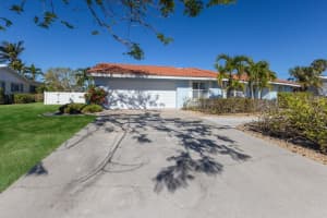 621 EMERALD LANE, HOLMES BEACH, FL 34217 Sold 02/05/25