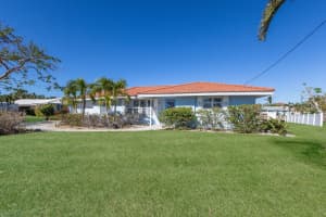 621 EMERALD LANE, HOLMES BEACH, FL 34217 Sold 02/05/25