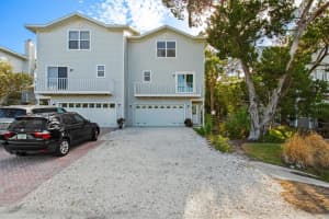 6250 HOLMES BOULEVARD, HOLMES BEACH, FL 34217 Sold 01/17/25