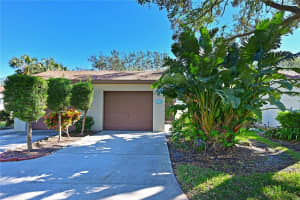 2915 OAK LANE, BRADENTON, FL 34209 Sold 04/03/25