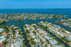 526 69TH STREET, HOLMES BEACH, FL 34217 Sold 01/13/25