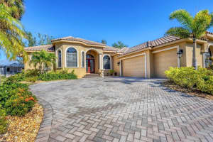 1607 LANDFALL DRIVE, NOKOMIS, FL 34275 Sold 05/02/25