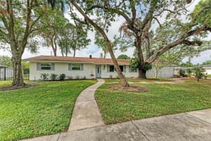308 46TH STREET, BRADENTON, FL 34209 Sold 01/06/25
