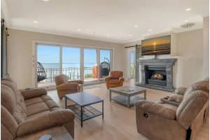 2412 BAY DR AVENUE, BRADENTON, FL 34207 Sold 03/14/25