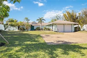 510 WESTLAKE DRIVE, SARASOTA, FL 34232 Sold 03/31/25