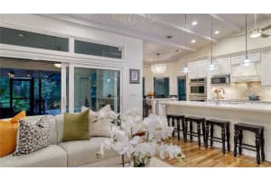1598 OAK CIRCLE, SARASOTA, FL 34232 Sold 06/30/25