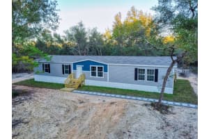 7652 WHITE SANDS AVENUE, KEYSTONE HEIGHTS, FL 32656 Sold 05/30/25