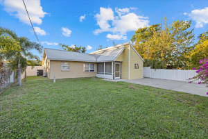 305 CONRAD AVENUE, SARASOTA, FL 34237 Sold 03/07/25