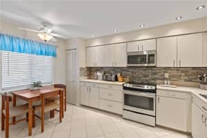 6101 34TH STREET, BRADENTON, FL 34210 Sold 03/21/25