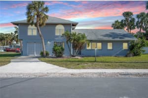 5607 HOLMES BOULEVARD, HOLMES BEACH, FL 34217 Sold 05/13/25