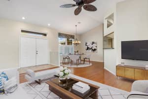 6600 DEERING CIRCLE, SARASOTA, FL 34240 Sold 04/15/25